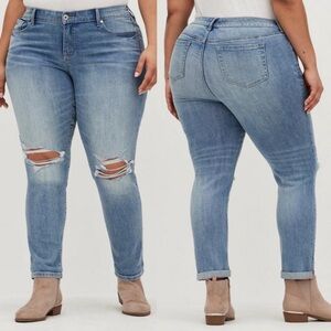 Torrid Medium Wash Distressed Boyfriend Straight Vintage Stretch Jeans Plus 22